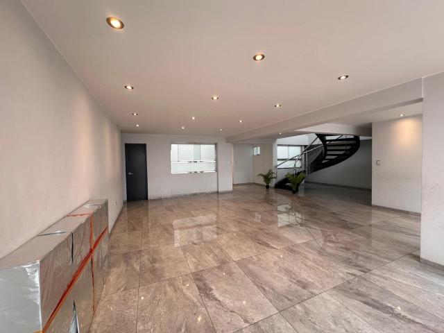 Duplex de Lujo en Monterrico con Espectacular Vista a Valle Hermoso Surco
