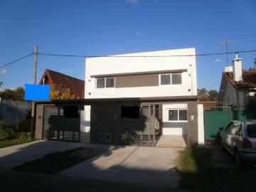 Duplex En Calle 461 F 51, City Bell, Argentina