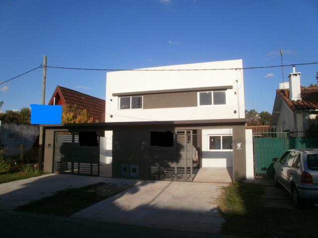 Casa En Calle 461 F 51, City Bell, Argentina