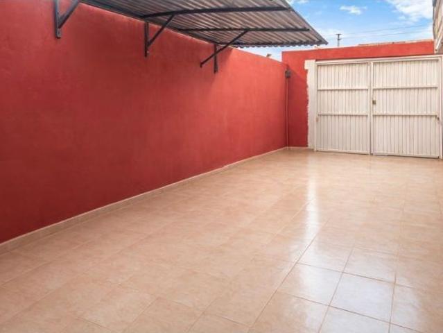 Dúplex en Ceutí con amplia parcela y 4 habitaciones en ubicación privilegiada