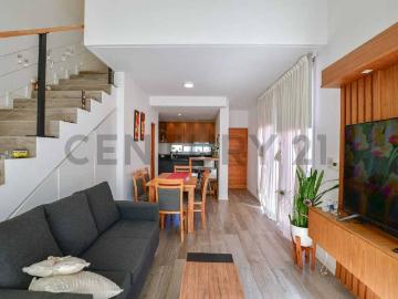 Duplex en alquiler. Complejo 467 entre 21 y Cno. Gral. Belgrano City Bell. SUM y Pileta Dos dormi