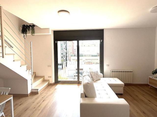 Dúplex en alquiler en calle CL Alcoi D', Terrassa, de 70 m² 2 habitaciones por 2.000