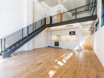 Dúplex en alquiler en calle Avila, Barcelona, de 120 m² 2 habitaciones por 3.500