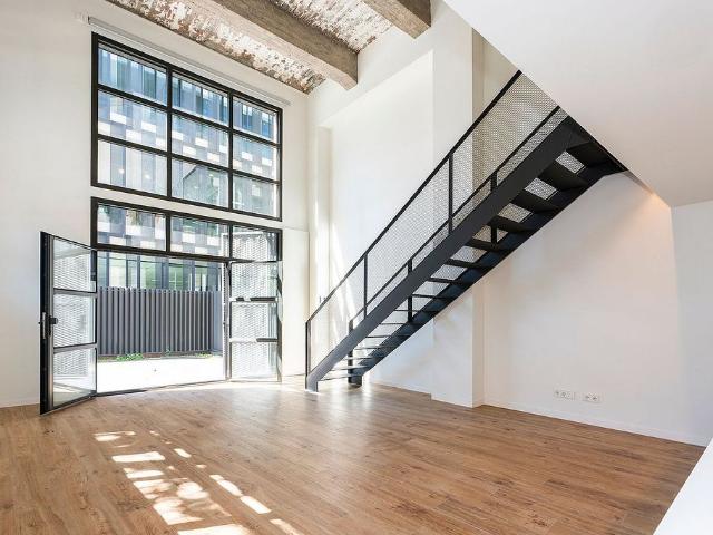 Dúplex en alquiler en calle Avila, Barcelona, de 120 m² 2 habitaciones por 3.500