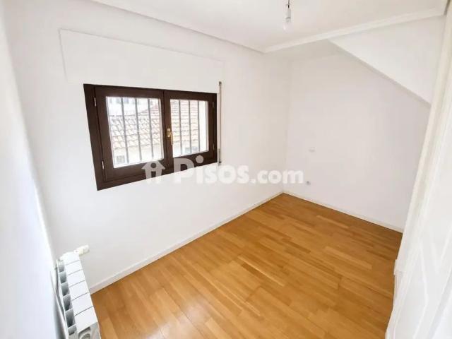 Dúplex en alquiler en Calle de Casto Méndez Núñez, 31