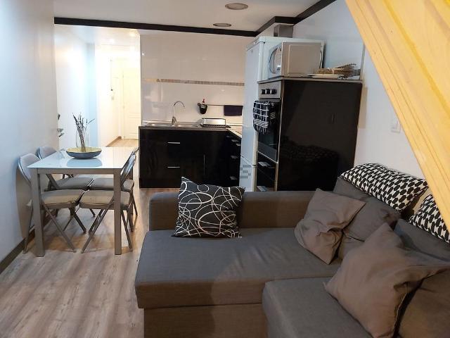 Dúplex en alquiler en calle De la Legalitat, Barcelona, de 60 m² 1 habitación por 1.500
