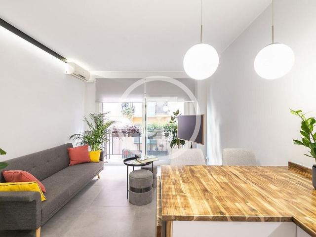 Dúplex en alquiler en calle De la Mare de Déu del Remei, Barcelona, de 62 m² 1 habitación por 1.550