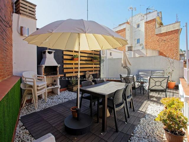 Dúplex en alquiler en calle De Santa Rosalia, Barcelona, de 185 m² 3 habitaciones por 3.200