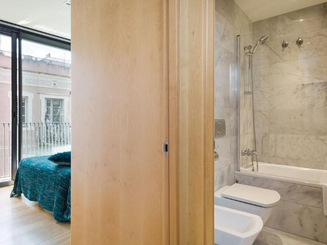 Dúplex en alquiler en calle De Ramón y Cajal, Barcelona, de 85 m² 2 habitaciones por 4.000