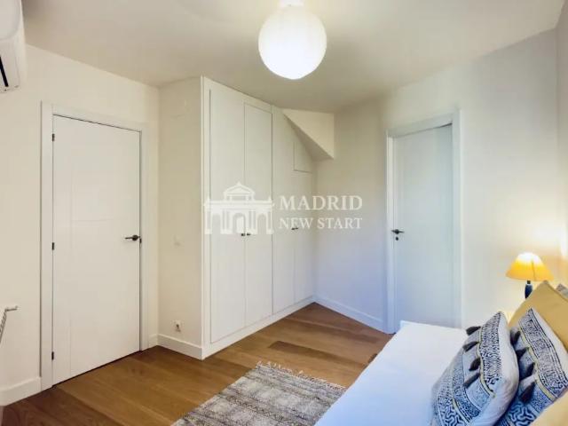 Dúplex en alquiler en Calle del Conde Duque