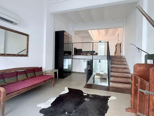 Dúplex en alquiler en calle Del Congost, Barcelona, de 152 m² 2 habitaciones por 2.800