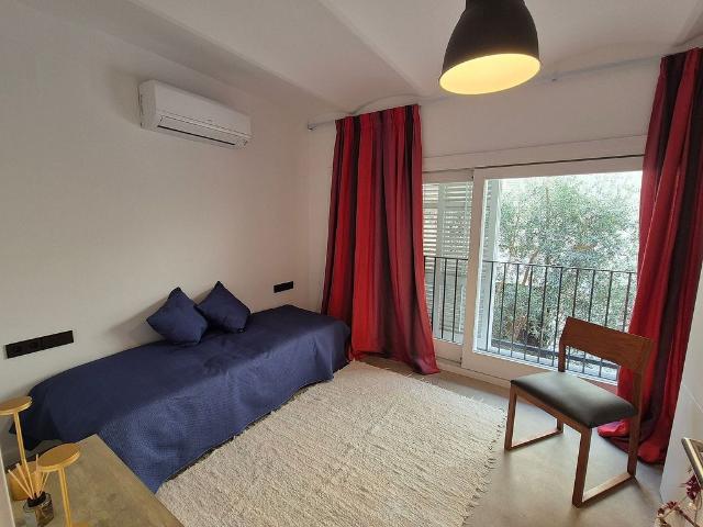 Dúplex en alquiler en calle Del Congost, Barcelona, de 170 m² 2 habitaciones por 2.700