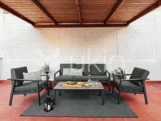 Dúplex en alquiler en calle D'escipió, Barcelona, de 212 m² 4 habitaciones por 5.355