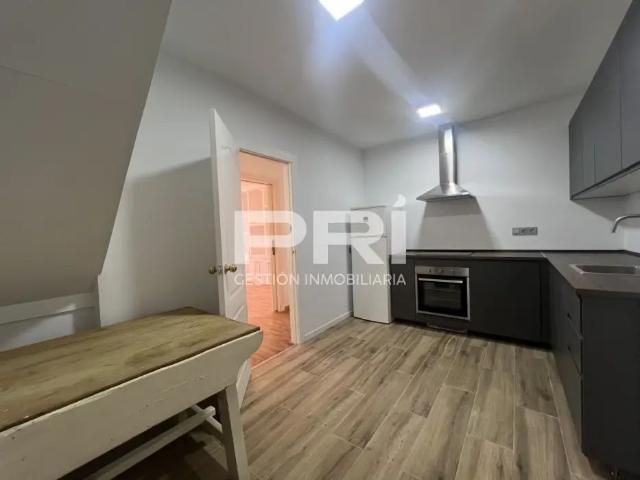 Dúplex en alquiler en Calle San Antón, cerca de Calle de Alhamar