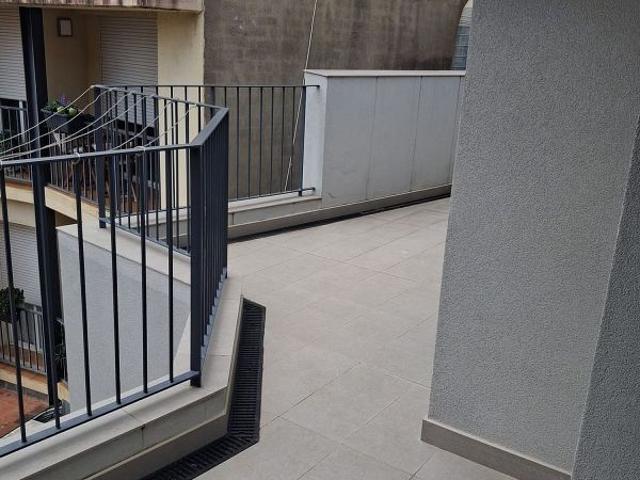Dúplex en alquiler en calle Raval de Montserrat, Terrassa, de 90 m² 3 habitaciones por 1.450