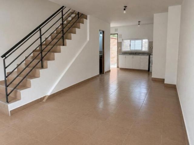 Duplex en alquiler en Av. Presidente Peron 1575