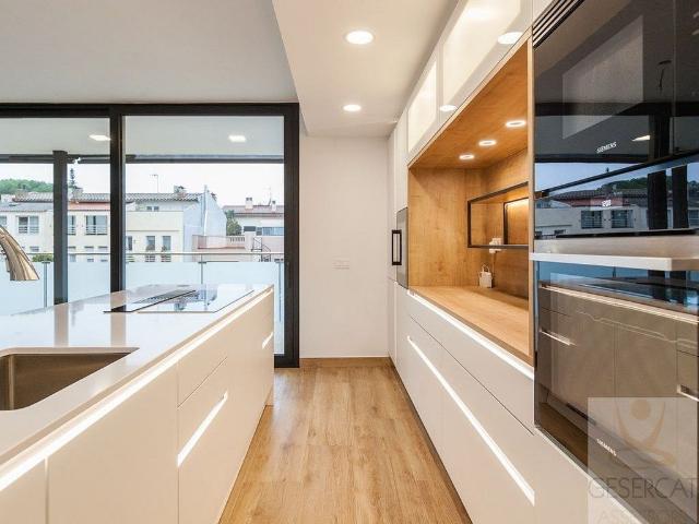 Dúplex en alquiler en avenida De Gràcia, Sant Cugat del Vallès, de 154 m² 4 habitaciones por 6.000