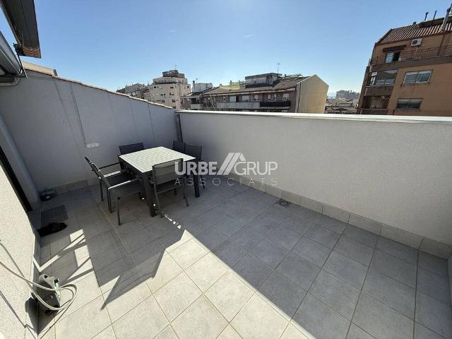 Dúplex en alquiler en avenida De L'abat Marcet, Terrassa, de 57 m² 2 habitaciones por 1.300