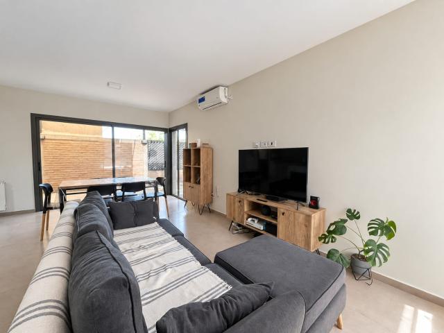Dúplex en alquiler en Miradores de Manantiales 1 | 3 dormitorios, patio y asador