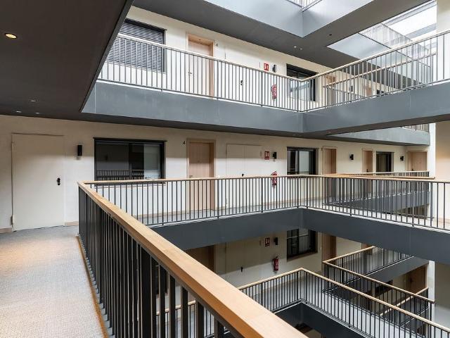 Dúplex en alquiler en pasaje De Solsona, Barcelona, de 75 m² 2 habitaciones por 1.640