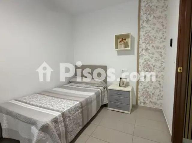 Dúplex en alquiler en Plaza de Requena, 4
