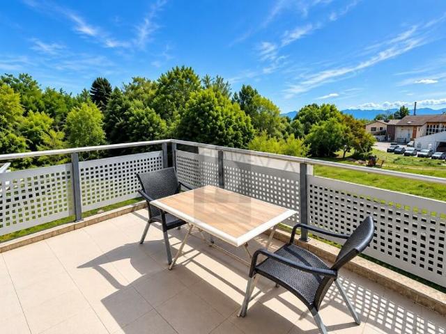 DUPLEX EN ATTIQUE AVEC BALCON