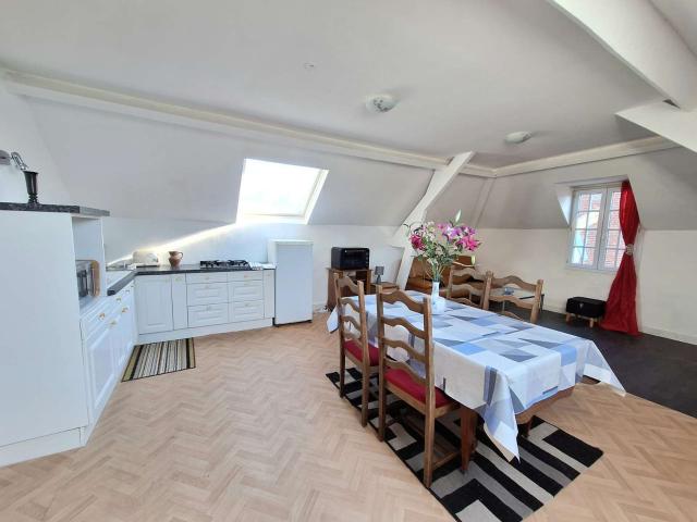 Duplex en bord de mer: beaux volumes