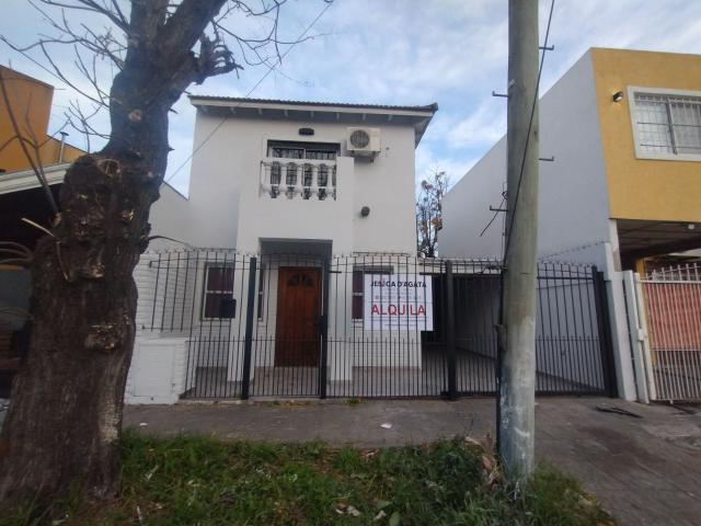 Duplex en dos plantas Berazategui Este conc cochera ? 90m?