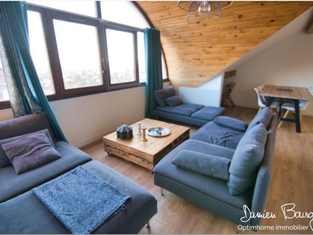 Duplex en dernier étage de 146 m² 208 m² au sol avec doubl. 146m² Thoiry