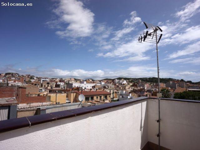 Duplex en el centro de Sant Feliu de Guíxols con plaza de aparcamiento