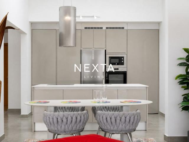 ¡Dúplex en La Caleta con vistas al mar, dos terrazas, piscin. 145m² Adeje