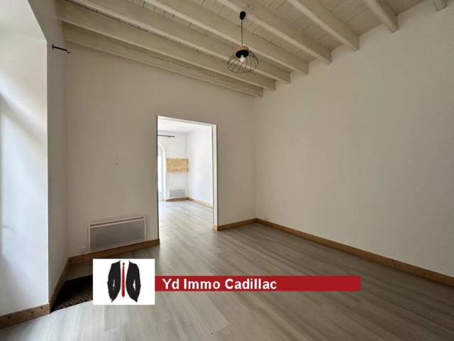 DUPLEX EN PIERRE 2 CHAMBRES CENTRE
