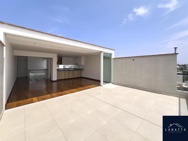 Duplex en venta Cerca Caminos del Inca 158m2 3 dorm 2.5 baños 1 cochera Terraza