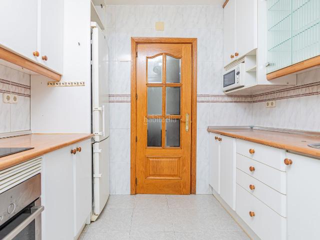 Dúplex en venta en Collado Villalba, Parque de la Coruña Las Suertes. MAGNIFICO DÚPLEX EN URBANIZACIÓN PRYCONSA COLLADO VILLALBA Alfa Home pone a la venta en exclusividad este bonito piso. Piso en.