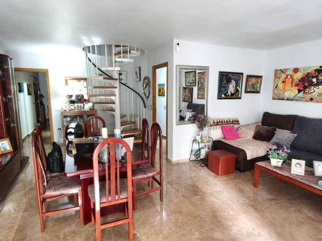 Dúplex en Venta en Collblanc