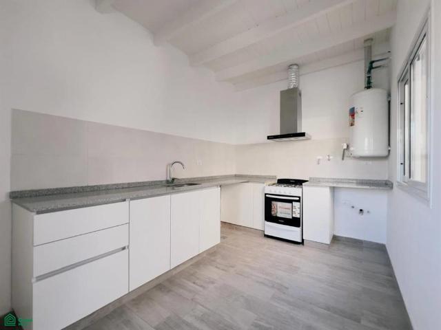 Duplex en venta en complejo privado Terra Maipu
