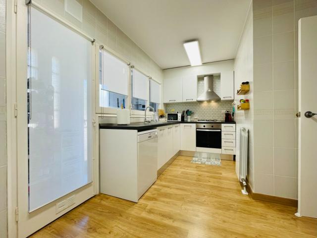Dúplex en venta en Corbera de Llobregat. DUPLEX DE 120M2 CON 4 DORMITORIOS Y TERRAZA. Dúplex Corbera de.