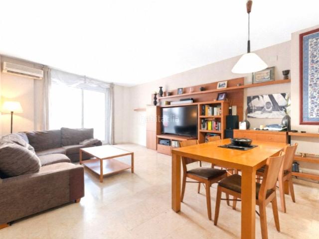 Dúplex en venta en Cornellà de Llobregat, La Gavarra. Dúplex de 160 m² con ascensor en El Pedró, Cornellà. Particular, precio negociable. Dúplex Cornellà de.