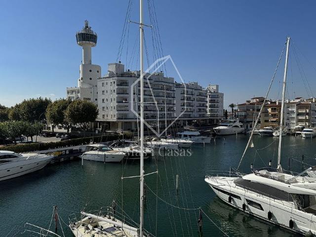 Dúplex en venta en calle Cavall de Mar, Castelló d´Empúries, de 132 m² 3 habitaciones por 539.000