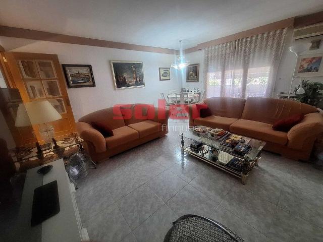 Dúplex en venta en calle Bilbao, Rubí, de 150 m² 5 habitaciones por 340.000