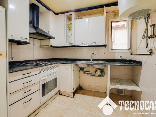 Dúplex en venta en calle D'orió, Badalona, de 86 m² 3 habitaciones por 190.000