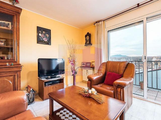 Dúplex en venta en calle D'àngel Guimerà, Salt, de 100 m² 3 habitaciones por 220.000