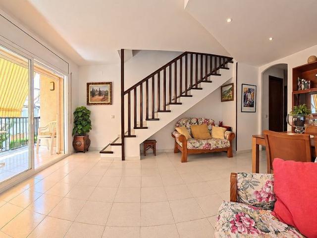 Dúplex en venta en calle De Cubelles, Cunit, de 95 m² 3 habitaciones por 249.000