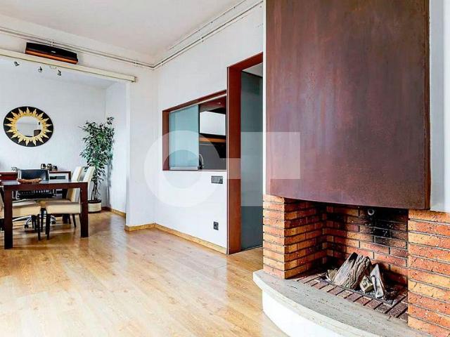 Dúplex en venta en calle De Felip II, Barcelona, de 90 m² 3 habitaciones por 690.000