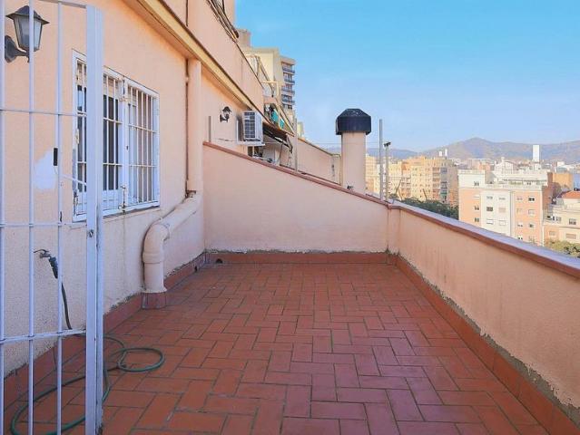 Dúplex en venta en calle De Felip II, Barcelona, de 90 m² 3 habitaciones por 690.000
