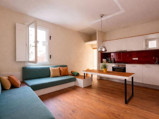 Dúplex en venta en calle De la Cera, Barcelona, de 50 m² 1 habitación por 209.000