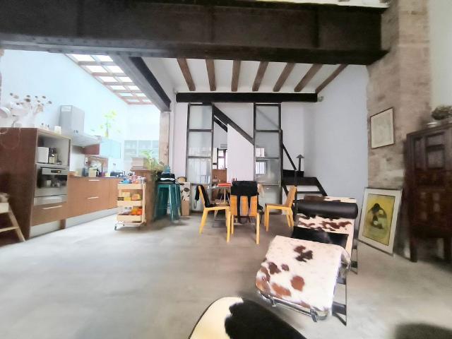 Dúplex en venta en calle De Les Penedides, Barcelona, de 120 m² 4 habitaciones por 480.000