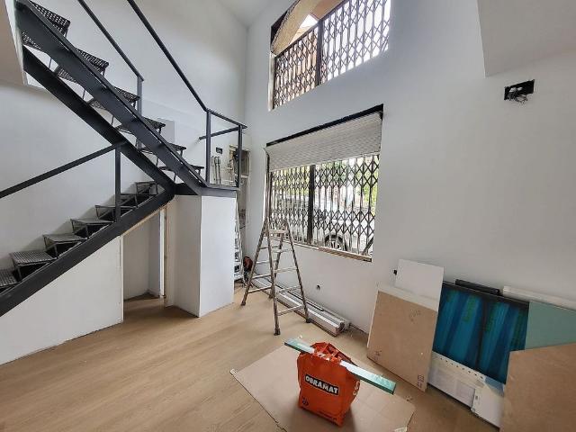 Dúplex en venta en calle De Maria Ward, Badalona, de 121 m² 3 habitaciones por 280.000