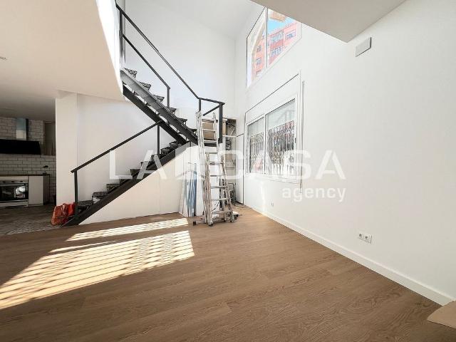 Dúplex en venta en calle De Maria Ward, Badalona, de 121 m² 3 habitaciones por 285.000