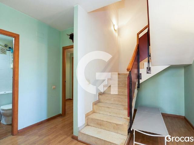 Dúplex en venta en calle De Sant Lluís, Gavà, de 107 m² 4 habitaciones por 339.900